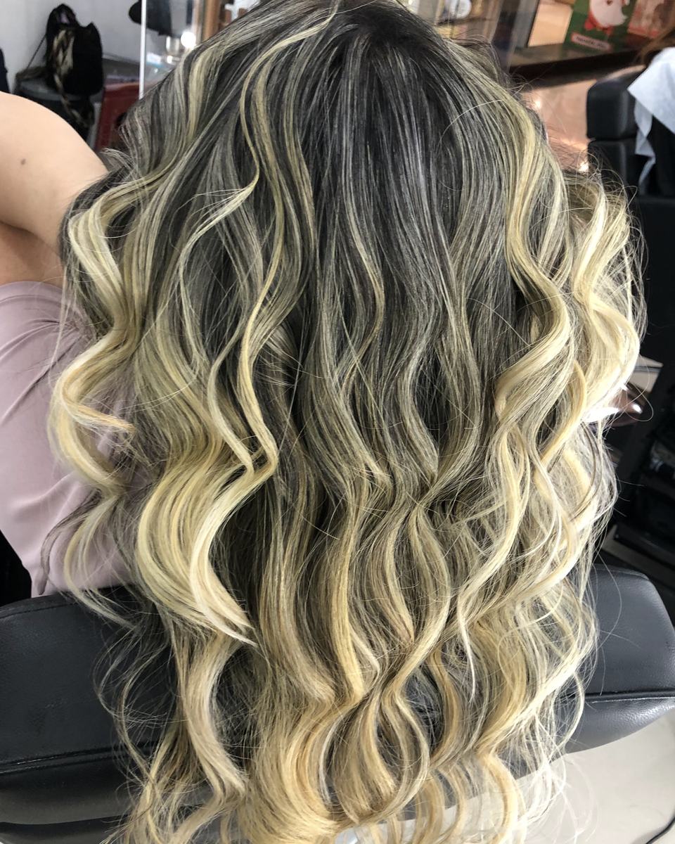 Balayage hecho en el salón de Salitre Plaza
